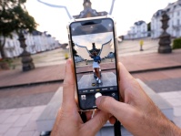 Handyfoto vor den Saarbrücker Flügel